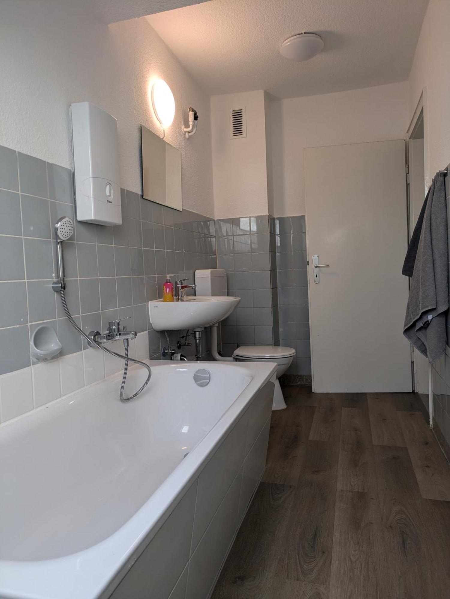 Interaktiv Appartements In Ratingen - Duesseldorferstrasse Exterior foto
