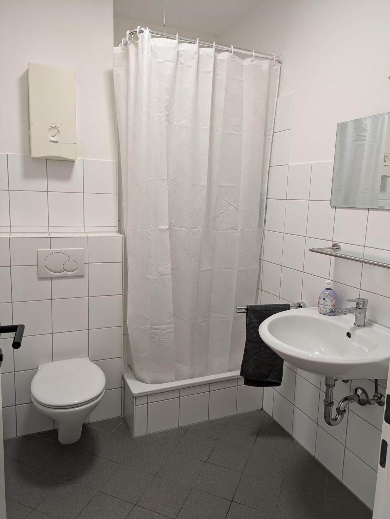Interaktiv Appartements In Ratingen - Duesseldorferstrasse Exterior foto